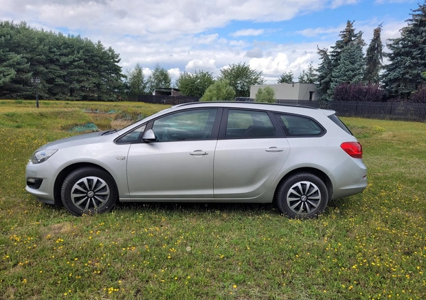 Opel Astra cena 23700 przebieg: 242000, rok produkcji 2012 z Warszawa małe 37